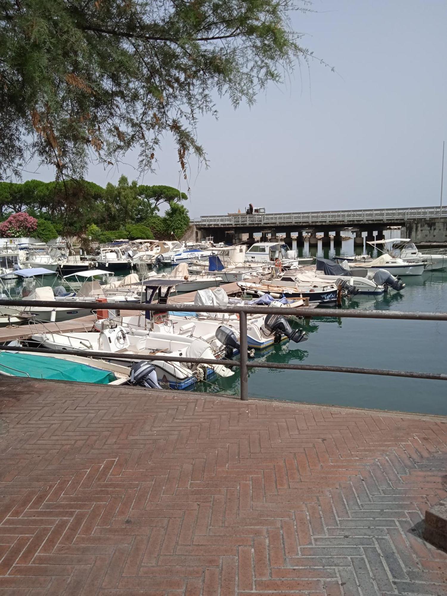 Casa Vacanze Torre Di Mola Formia Buitenkant foto
