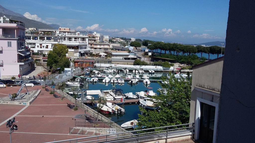 Casa Vacanze Torre Di Mola Formia Buitenkant foto